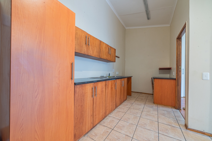 5 Bedroom Property for Sale in Fraaiuitsig Western Cape